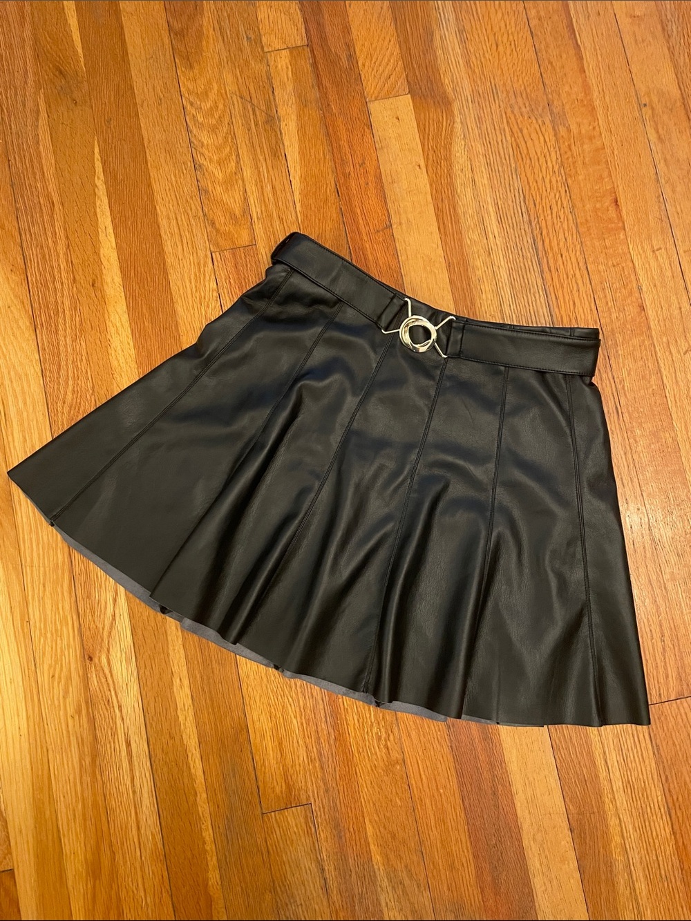 HOUSE OF HAWLOW Black Faux Leather Pleated Ring-Belt A-Line Urban Mini Skirt